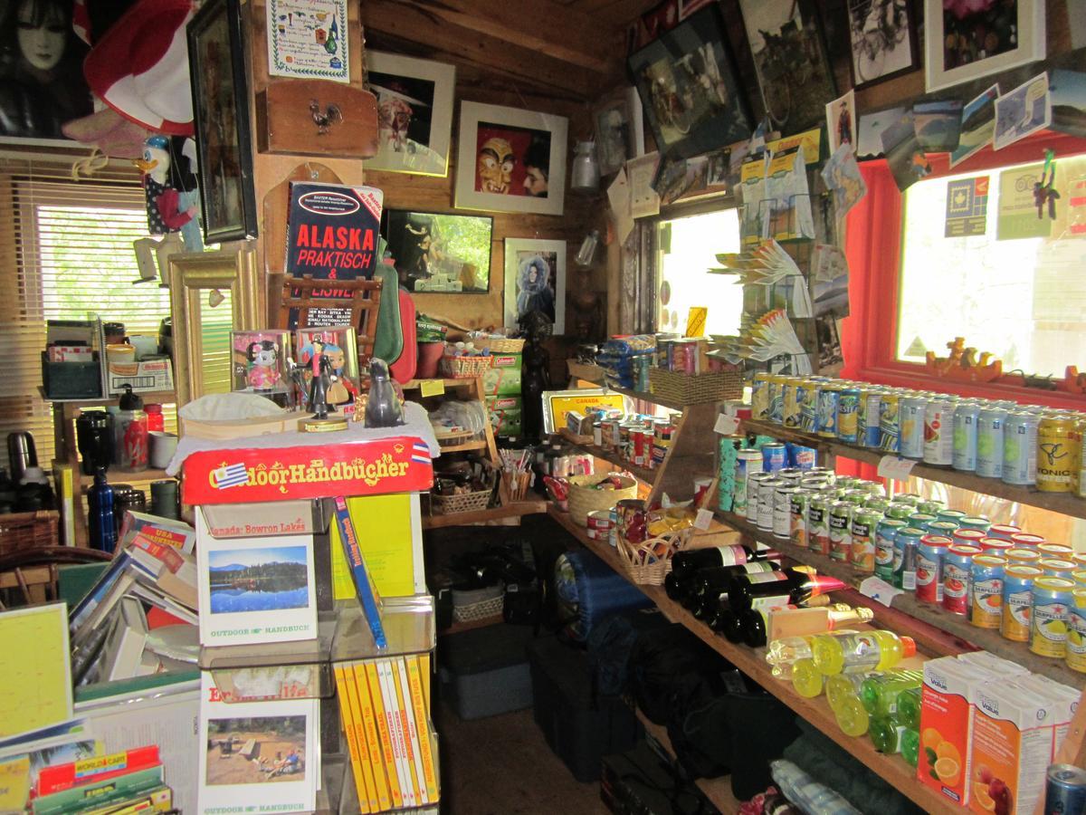 Dawson City River Hostel المظهر الخارجي الصورة