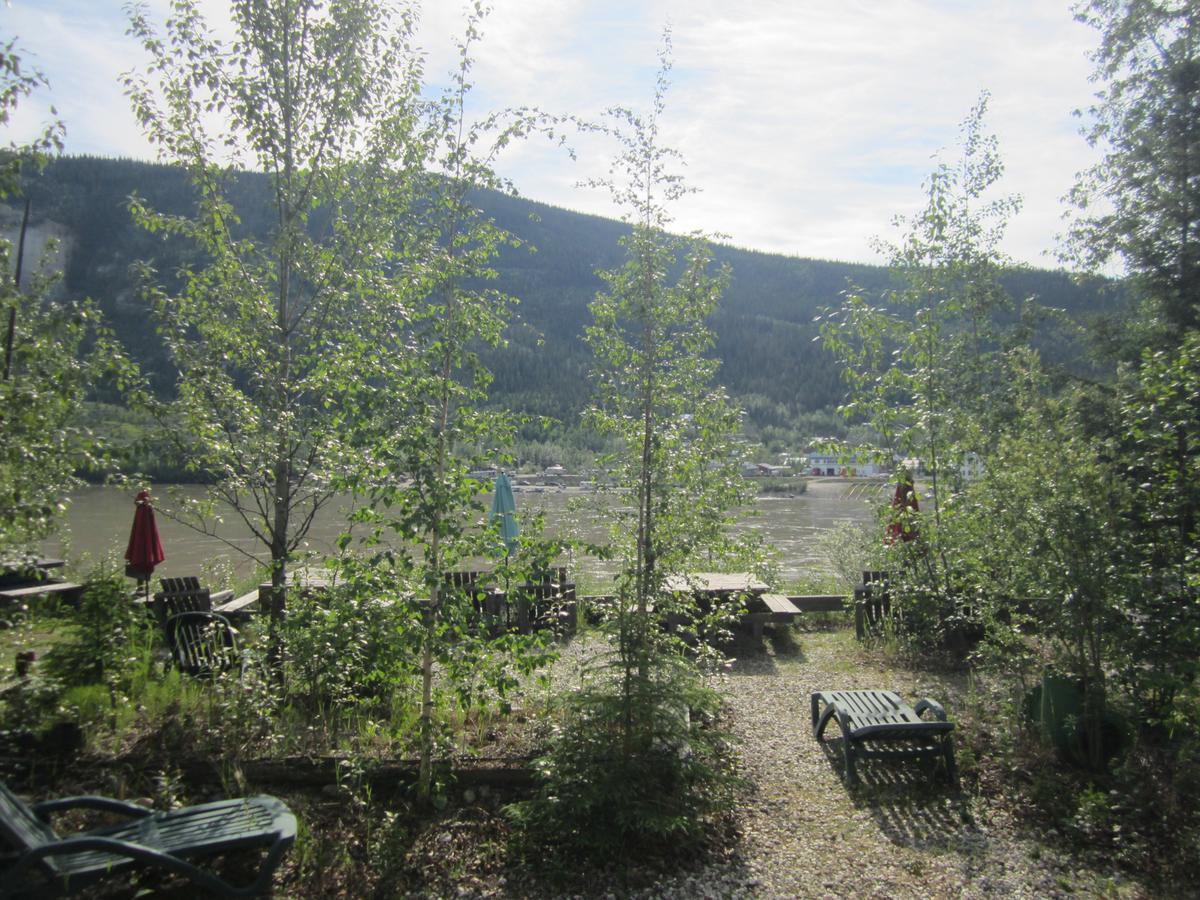 Dawson City River Hostel المظهر الخارجي الصورة